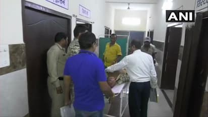 వాహనం బోల్తా: 8 మంది మృతి, 16 మందికి గాయాలు