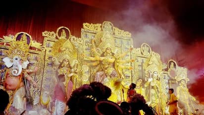 পথ আটকে দুর্গাপুজো বন্ধ, রথের দিনই নির্দেশিকা জারি মমতা বন্দ্যোপাধ্যায়ের