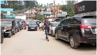 ಒಂದೇ ಫ್ಲ್ಯಾಟ್ , ಪಾರ್ಕಿಂಗ್ ಇಲ್ಲದಿರುವವರು 4 ರಿಂದ 5 ಕಾರು ಬಳಸುವಂತಿಲ್ಲ; ಹೈಕೋರ್ಟ್!