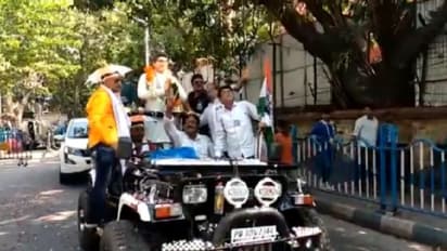 ಪ್ರಚಾರಕ್ಕೆ ಮಮತಾ ಹೊಸ ತಂತ್ರ: ತೆರೆದ ಜೀಪಲ್ಲಿ ಈ ವ್ಯಕ್ತಿಯ ಪುತ್ಥಳಿ!