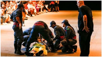 மாடலிங் நிகழ்ச்சியில் பயங்கரம்...நடந்து சென்றபோது மேடையிலேயே உயிரிழந்த பிரபல மாடல்...