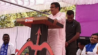 ವೇದಿಕೆ ಮೇಲೆ ಮತ್ತೆ ಕುಸಿದ ಸಚಿವ ಗಡ್ಕರಿ: ಚೇತರಿಕೆ ಬಳಿಕ ಬಾಬಾ ದರ್ಶನ