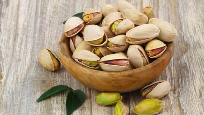 പാലിൽ പിസ്ത ചേർത്ത് കുടിച്ചാലുള്ള ഗുണങ്ങൾ