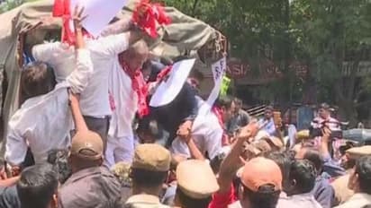 ఇంటర్ బోర్డు ముట్టడికి యత్నం: కాంగ్రెస్, బీజేపీ నేతల అరెస్ట్