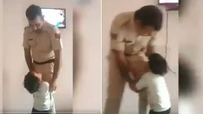 അയ്യോ, അച്ഛാ പോവല്ലേ... പൊലീസുകാരന്‍റെ കാലില്‍ തൂങ്ങിക്കരഞ്ഞ് മകന്‍; വൈറലായി വീഡിയോ