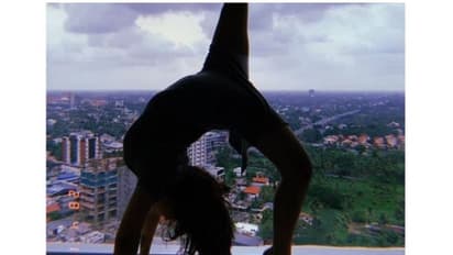 ആരാധകരെ ഞെട്ടിച്ച് മലയാളി താരത്തിന്റെ അഭ്യാസ പ്രകടനം