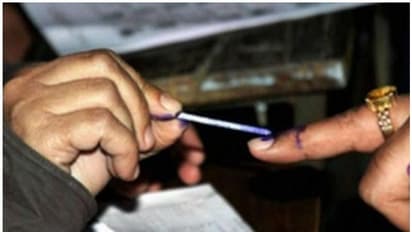 കണ്ണൂർ പാമ്പുരുത്തിയിലെ കള്ളവോട്ട്; ജില്ലാ കലക്ടർ തെളിവെടുപ്പ് തുടങ്ങി