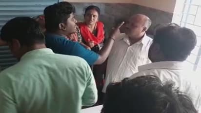 ಕೊಲಾರ: ಹಣ ವಂಚನೆ, ಕಂಪನಿಗೆ ನುಗ್ಗಿ ಮಾಲೀಕನಿಗೆ ಥಳಿಸಿದ ಜನರು..!