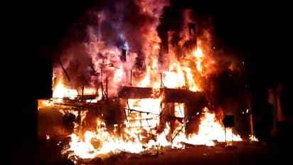 పట్టిసీమ ప్రాజెక్టువద్ద భారీ అగ్నిప్రమాదం...పేలిపోతున్న ట్రాన్స్ఫార్మర్లు