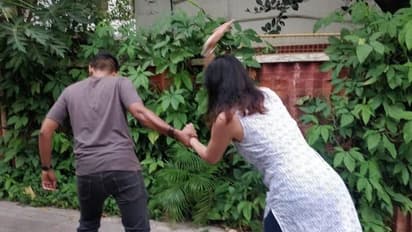 పెళ్లి చేసుకోవాలని టార్చర్... ఒప్పుకోలేదని..