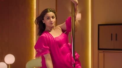 ഗ്ലാമറായി ആലിയയും ടൈഗറും; യൂട്യൂബില് തരംഗം തീര്ത്ത് സ്റ്റുഡന്റ് ഓഫ് ദ ഇയര് 2 വിലെ ഗാനം