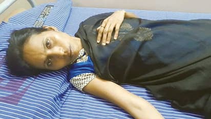 கள்ளக் காதலனுடன் உல்லாசமாக இருக்க நகைகளை கொள்ளை …. நிதி நிறுவன பெண் ஊழியரின் பலே விளையாட்டு !!