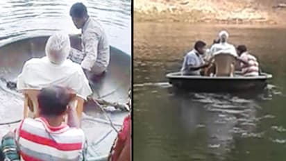 ರೋಗಿಯನ್ನು ತೆಪ್ಪದಲ್ಲಿ ಕೂರಿಸಿ ನದಿ ದಾಟಿದರು : ರಸ್ತೆಯೂ ಇಲ್ಲ, ಸೇತುವೆಯೂ ಇಲ್ಲ