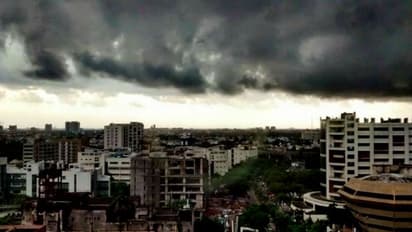 ಬೆಂಗ್ಳೂರಲ್ಲಿ ಜಿಟಿ ಜಿಟಿ ಮಳೆ, ಮೋಡ ಮುಸುಕಿದ ವಾತಾವರಣ