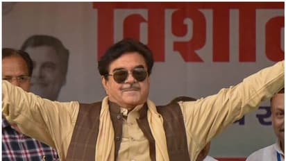 ആസ്തി 112 കോടി, സ്വന്തമായുളളത് 7 കാറുകൾ; ശത്രുഘ്നൻ സിൻഹയുടെ സത്യവാങ്മൂലം