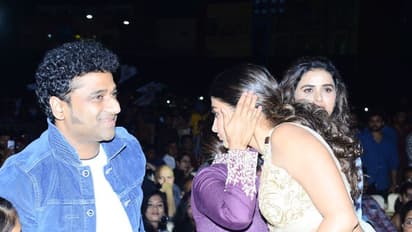 మహర్షి ప్రీ రిలీజ్ ఈవెంట్ ఫొటోస్ (సెట్ 4 )