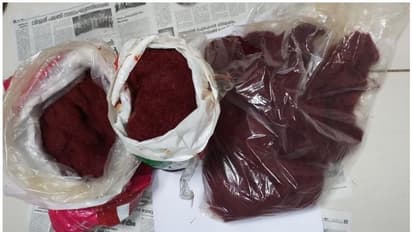 കശ്മീരി കുങ്കുമപ്പൂവെന്ന് സംശയിക്കുന്ന വസ്തുവുമായി കാസർകോട് സ്വദേശി പിടിയിൽ