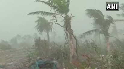 రేపు తీరం దాటనున్న ఫణి: రాబోయే 12 గంటలు డేంజర్ అన్న అధికారులు