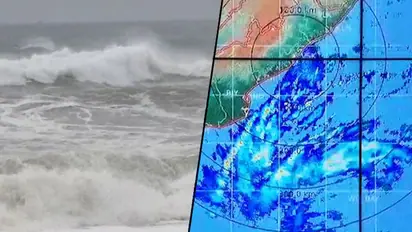 Cyclone Fani hits Odisha; state government evacuates civilians from low-lying areas