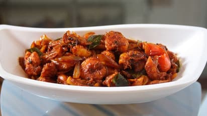 തനി നാടൻ ചെമ്മീൻ റോസ്റ്റ് തയ്യാറാക്കാം...