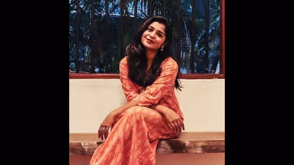 என்ன ஜானு இதெல்லாம்?... தோழிகளுடன் கெளரி கிஷன் வெளியிட்ட புகைப்படத்தால் ரசிகர்கள் அதிர்ச்சி...!