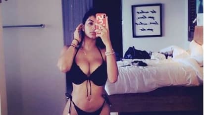 ಸ್ಫೋಟಕ ಆಲ್ರೌಂಡರ್ ರಸೆಲ್ ಪತ್ನಿ ಬಿಕಿನಿ ಪೋಟೋಗಳು ವೈರಲ್