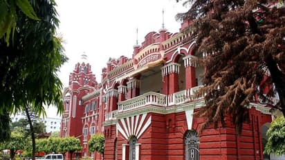 মধ্যরাতেই শহরে হানা ফণী-র, বন্ধ হল ট্রেন চলাচল