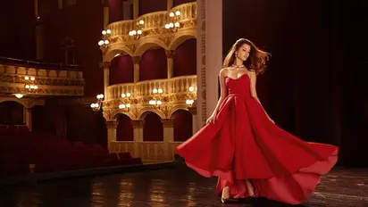 Tara Sutaria is getting her shine on!