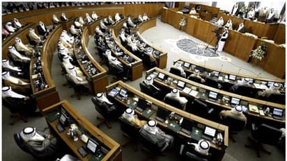 പ്രവാസികള് പുറത്തേക്ക് അയക്കുന്ന പണത്തിന് നികുതി; ചര്ച്ച ജൂണിലേക്ക് മാറ്റി