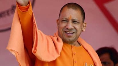 पीएम मोदी के बाद सीएम योगी पर बनेगी फिल्म, ये अभिनेता निभाएंगे किरदार