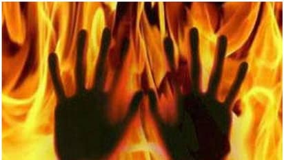 கொழுந்து விட்டு எரிந்த தீ.. உடல் கருகி பலியான 3 வயது குழந்தை.. நெஞ்சை பதறவைத்த சம்பவம்!!