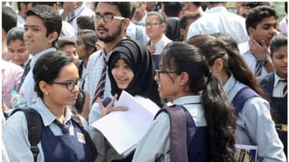 എസ്എസ്എല്‍സി പരീക്ഷാഫലം പ്രഖ്യാപിച്ചു: 98.11 ശതമാനം വിജയം