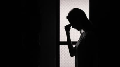 மருத்துவமனையிலேயே தூக்குப் போட்டுக்கொண்ட நோயாளி...! நடந்த பரபரப்பு சம்பவம் என்ன..?