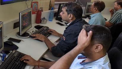 రెండు ముక్కలుగా కాశ్మీర్... నష్టాల్లో స్టాక్ మార్కెట్లు