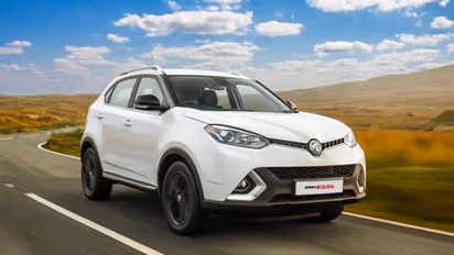 കിടിലന്‍ ബുക്കിംഗുമായി ആ ചൈനക്കാരന്‍ കുതിക്കുന്നു!