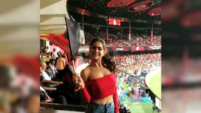 বিরাট-এবিদের ছাপিয়ে গেল ফ্যানগার্ল! আরসিবি গ্যালারিতে কে এই তরুণী, ভেঙে পড়ল ইন্টারনেট