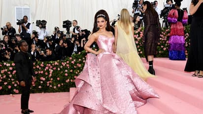 Met gala में बार्बी गर्ल बनकर पहुंची दीपिका पादुकोण