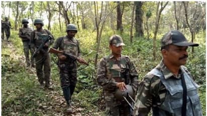 జమ్మూ కశ్మీర్ లో ఎన్ కౌంటర్... ఇద్దరు ఉగ్రవాదులు హతం