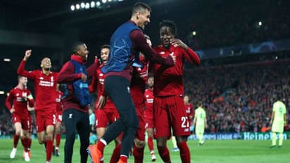 অবিশ্বাস্য প্রত্যাবর্তন! বার্সাকে চমকে ফাইনালে লিভারপুল