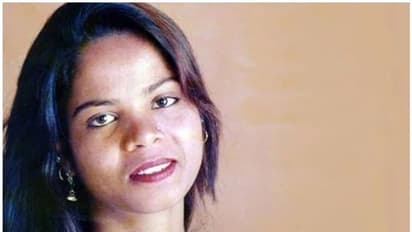 ഒടുവില് ആസിയ ബീബി പറന്നു, കാനഡയിലേക്ക്