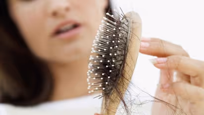 മുടികൊഴിച്ചിൽ കുറയ്ക്കണോ; വീട്ടിലുണ്ട് നാല് വഴികൾ