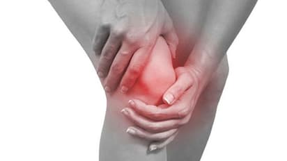 Knee Pain : കാൽമുട്ട് വേദന അലട്ടുന്നുണ്ടോ? ഈ കാർഡിയോ വർക്കൗട്ടുകൾ ചെയ്ത് നോക്കൂ