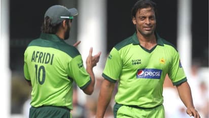 Afridi about Akhtar: ரசிகர் கேட்டதால் ஒரே வார்த்தையில் அக்தரை வர்ணித்த அஃப்ரிடி