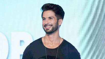 క్రేజీ హీరోకి చిలిపి కోరిక.. ఆ హీరోయిన్ స్నానం చేస్తుంటే చూడాలని ఉందట.. కానీ!