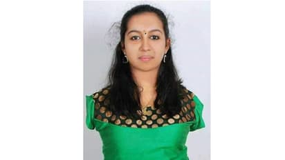 കൈകളില്ലെങ്കിലും... കൺമണിയുടെ വിജയത്തിന് സ്വര്‍ണ്ണത്തിളക്കം