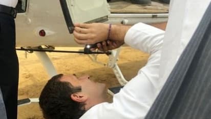 హెలికాఫ్టర్ మెకానిక్లా మారిన రాహుల్.. ఇదే టీం వర్క్ అంటూ ట్వీట్