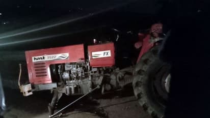 ತುಮಕೂರು: ಟ್ರಾಕ್ಟರ್ ಪಲ್ಟಿಯಾಗಿ ಮಗು ಸೇರಿ ನಾಲ್ವರು ಸಾವು