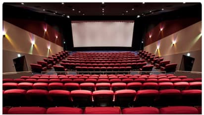 ദേശീയഗാനം ആലപിച്ചപ്പോൾ എഴുന്നേറ്റില്ല; സിനിമ തിയറ്ററിൽ യുവാവിന് ക്രൂരമർദ്ദനം, ഒടുവിൽ അറസ്റ്റും