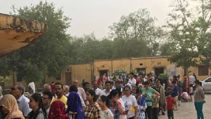 छठे चरण के लिए सात राज्यों में मतदान शुरू, 59 सीटों पर 979 प्रत्याशियों की किस्मत आज बंद होगी ईवीएम में