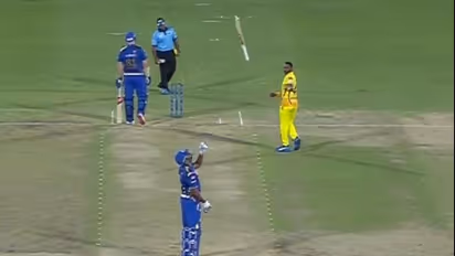 പൊള്ളാര്ഡിന്റെ കലിപ്പ് ആരാധകര്ക്ക് ഇഷ്ടമായി; പക്ഷേ, ബിസിസിഐയുടെ മുട്ടന് പണി